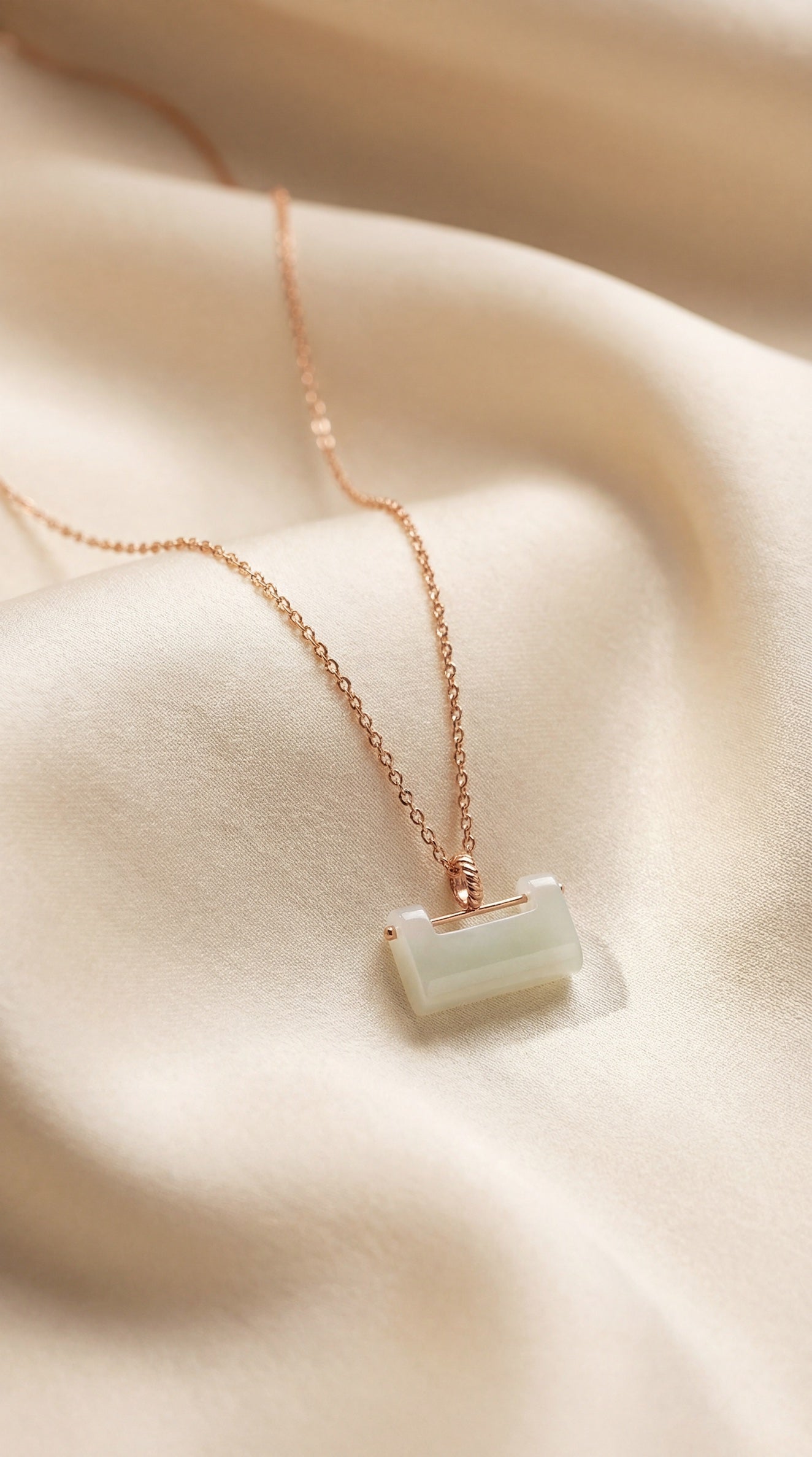 Jade blanco en forma de candado