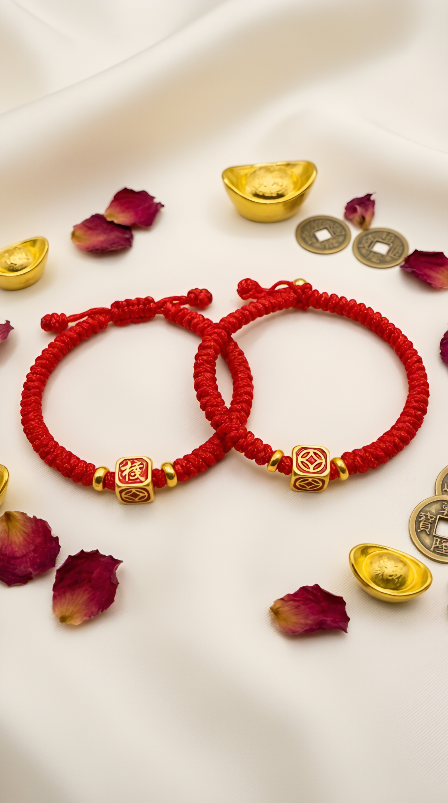 Fortune cube charm detail on red string lucky bracelet