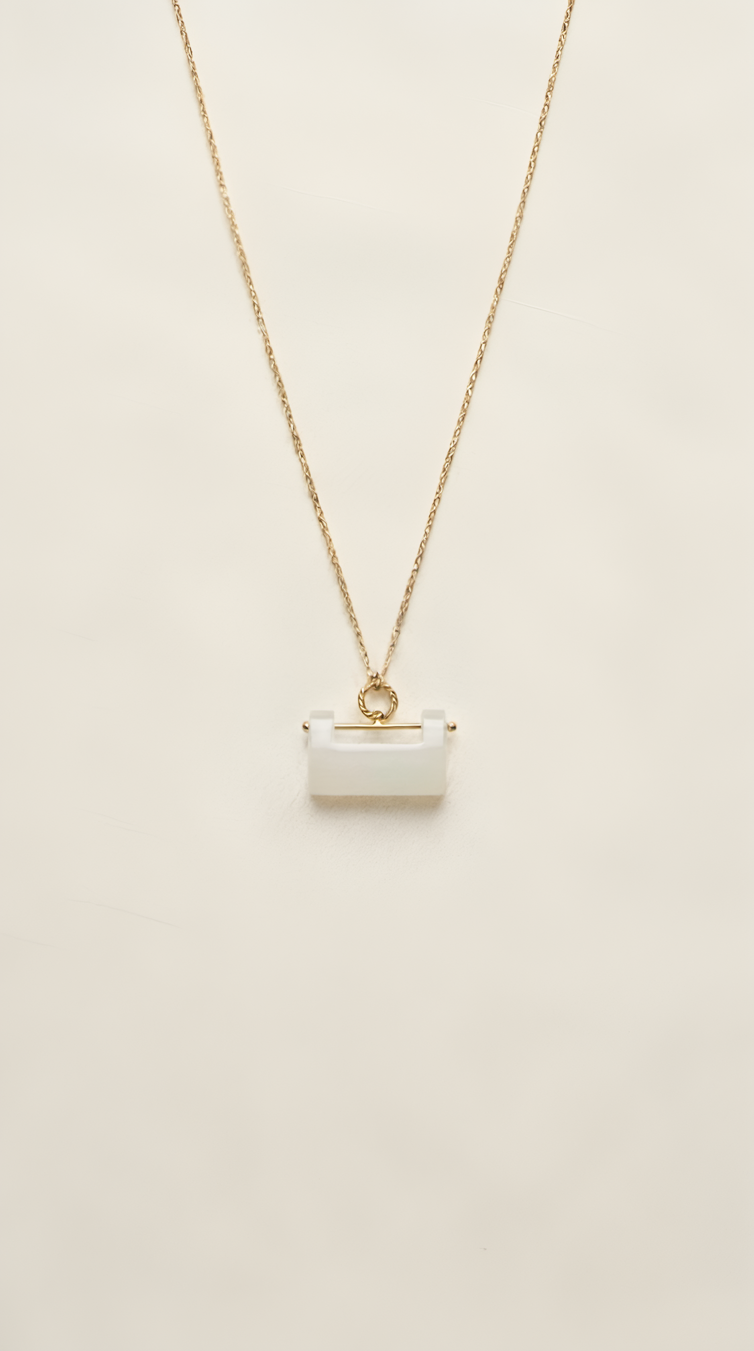 Jade blanco en forma de candado