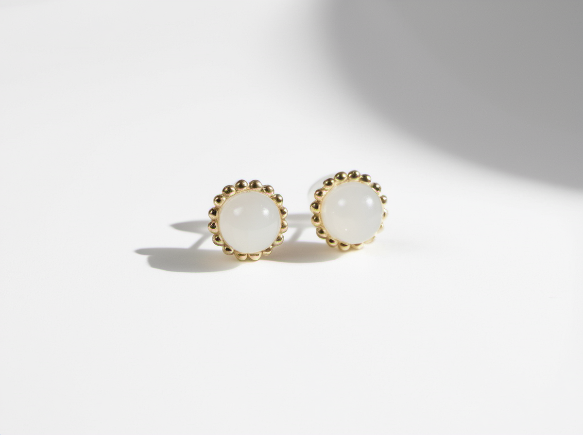 Pendientes de jade blanco con oro de 18k