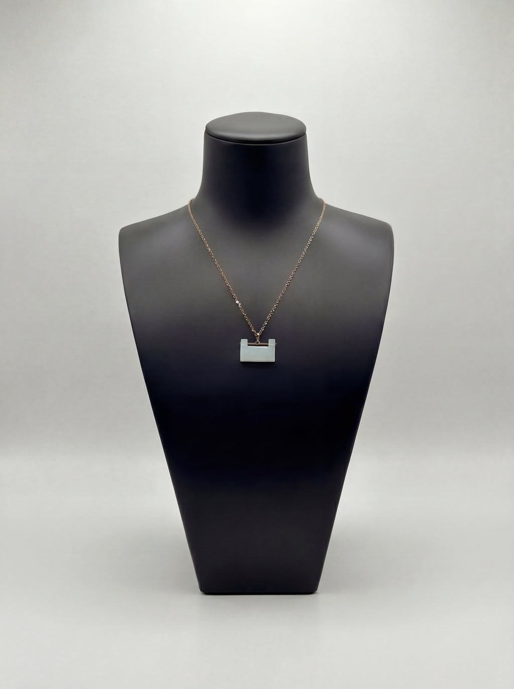 Jade blanco en forma de candado